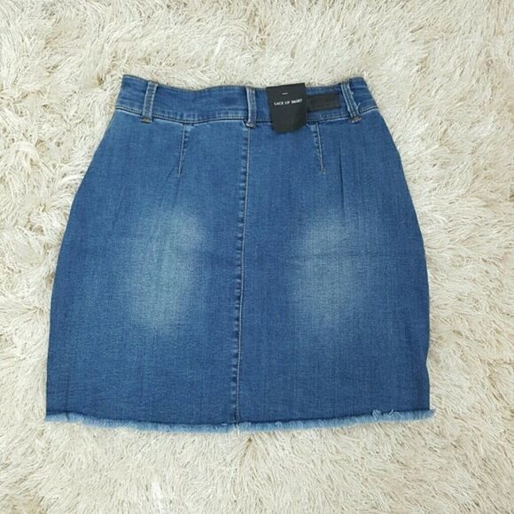 Cest Toi Black Label Women's Denim Mini Skirt with pockets Raw Hem - Picture 3 of 4